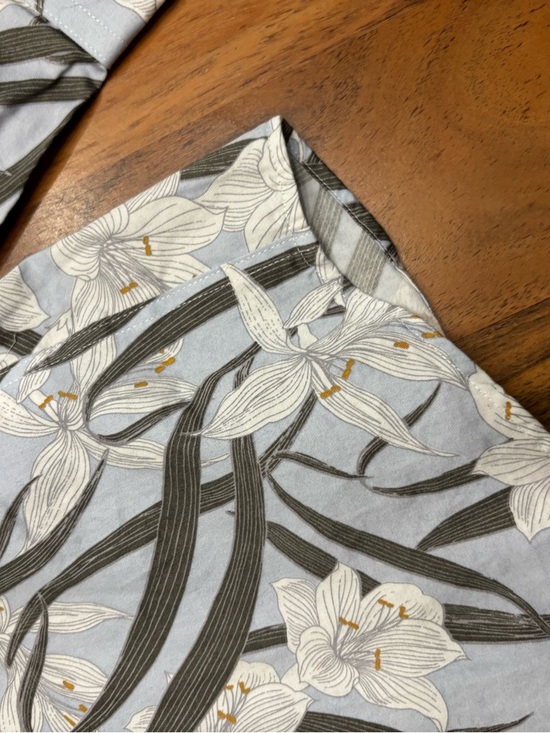 RW&CO. Light Blue Floral Button-Down Shirt - Picture 7 of 11